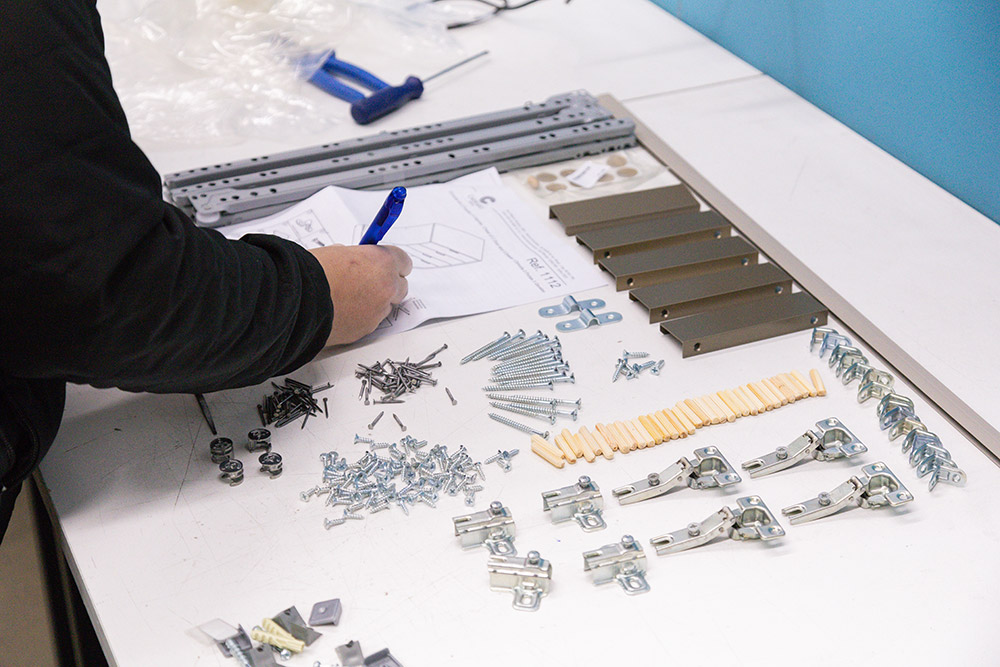 design table with parafuses and moving plants